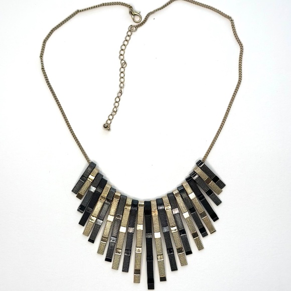 Metal Necklace - Picture 3 of 4